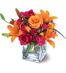 Teleflora's Uniquely Chic Bouquet in Centralia�IL, Ross Flower Shop