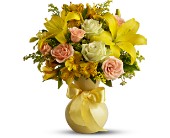 Teleflora's Sunny Smiles in Centralia�IL, Ross Flower Shop