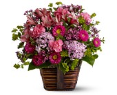 Happily Ever After in Centralia�IL, Ross Flower Shop