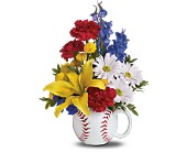 Teleflora's Big Hit Bouquet in Centralia�IL, Ross Flower Shop