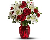 Be My Love in Centralia�IL, Ross Flower Shop
