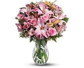 Teleflora's Dragonfly Bouquet - Deluxe in Centralia�IL, Ross Flower Shop