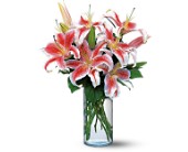 Lovely Lilies in Centralia�IL, Ross Flower Shop