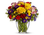 Brighten Your Day in Centralia�IL, Ross Flower Shop